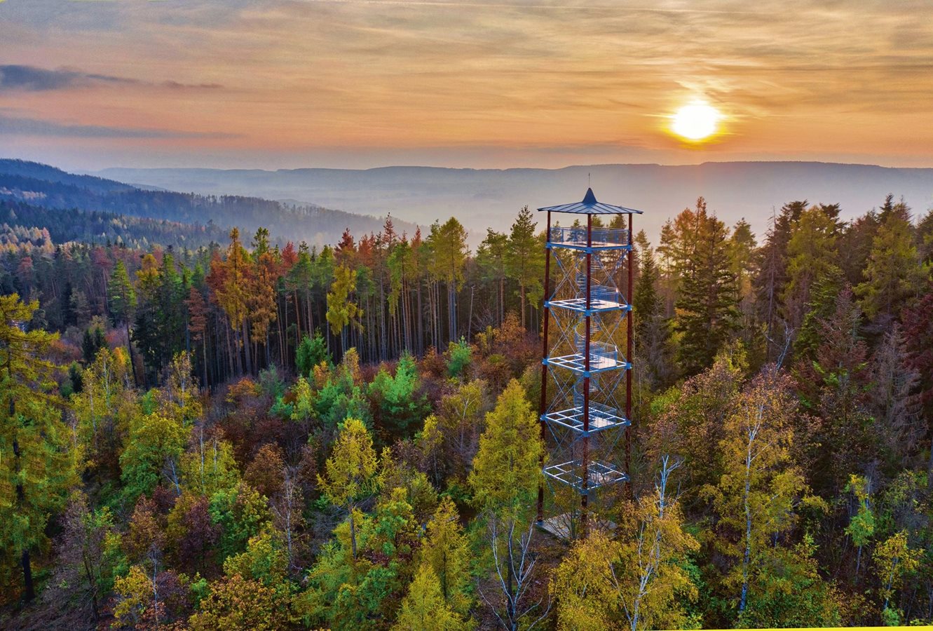 De uitkijktoren​ Pastýřka ©Foto Archiv ČPM (Českomoravské pomezí) Toren tsjechie uitzicht vakantie