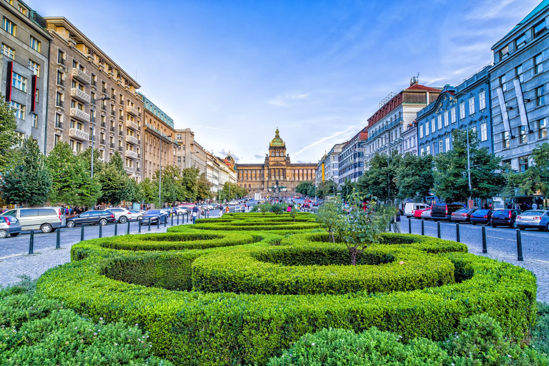 Вацлавская площадь в Праге · #VisitCzechia