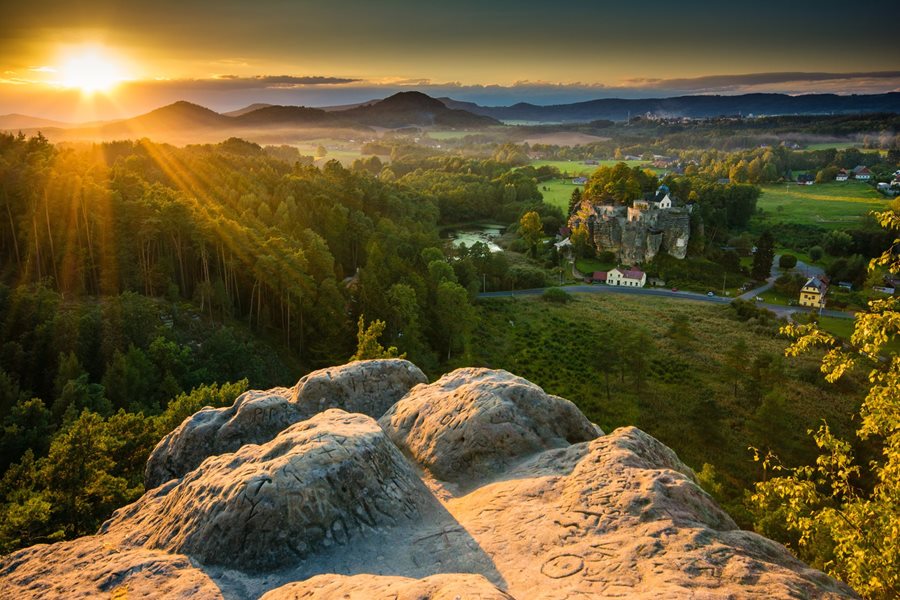 Uitzicht op het kasteeltje van Sloup ©Shutterstock Uitzicht op Sloup kasteel