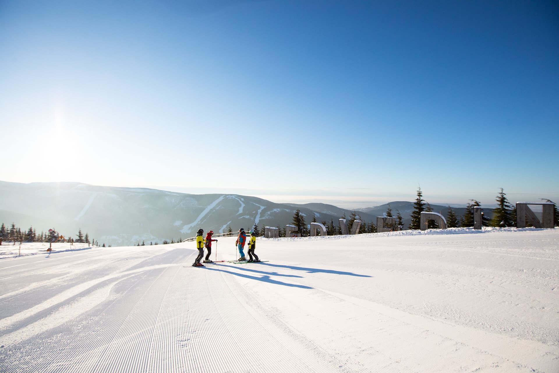 Skiën in het Reuzengebergte in Skiareal Špindlerův Mlýn Spinderluv Mlyn skiën