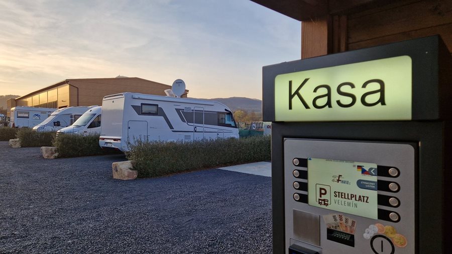 Camperplek Stellplatz Velemín in Noord-Bohemen in Tsjechië