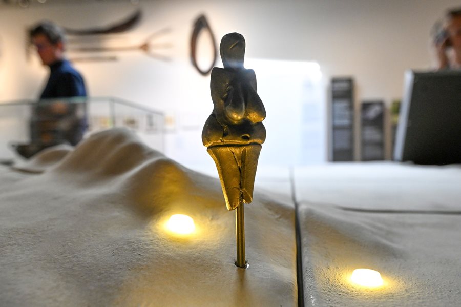 Venus of V&#x11B;stonice, &#xA9;Profimedia