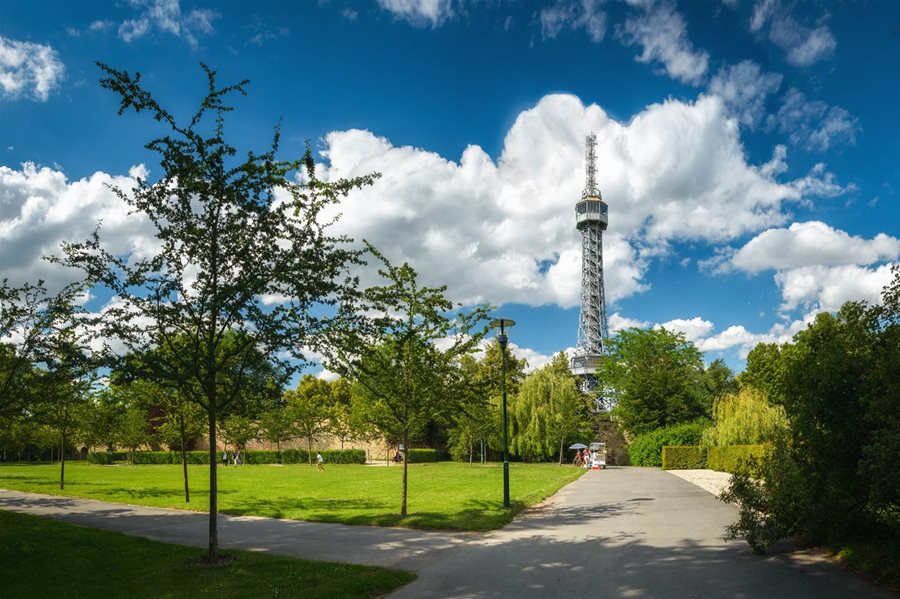 Petrin uitkijktoren in Praag