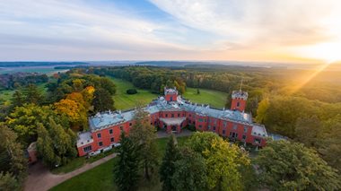 Hradec U Nechanic, kasteel in Oost-Bohemen