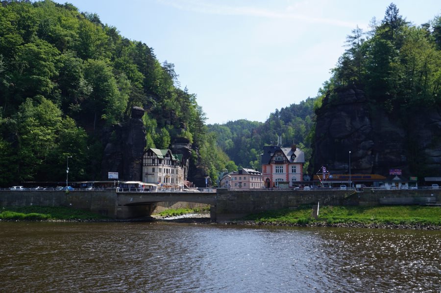 Hřensko aan de Elbe in Tsjechië
