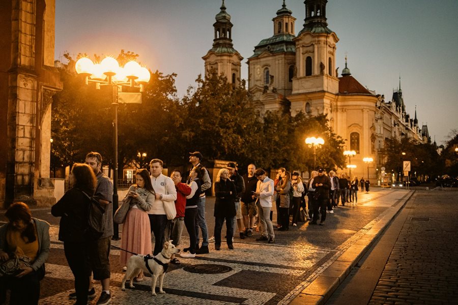 Boeklancering in Praag ©Jan Křikava Praag boeklancering Dan Brown