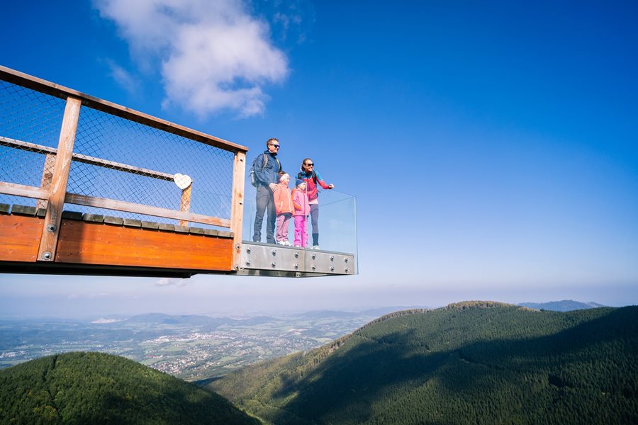 Uniek in Tsjechië is de glazen skywalk ©Štěpán Bajt Sky Walk Pustevny