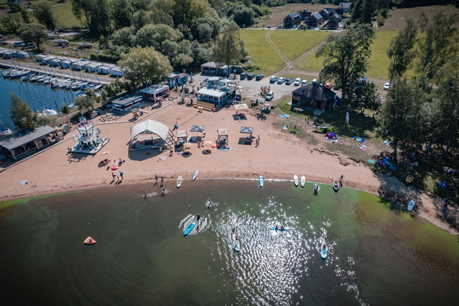 Strand  Lipnomeer zwemmen