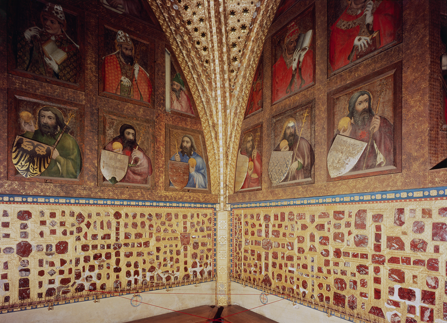 De kapel van het Heilige Kruis in kasteel Karlštejn ©Dalibor Kusák Kapel Karlstejn bezoek kasteel