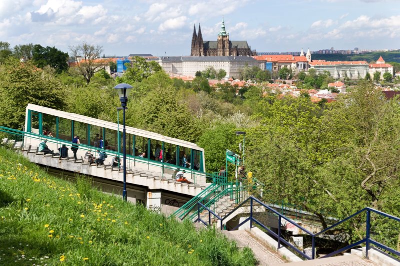 The previous funicular car before renovation. The previous funicular car before renovation.
