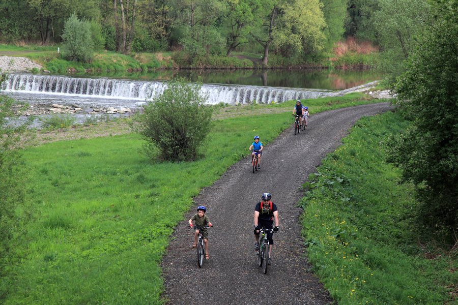 De Silezische grensroute volgt Olše rivier ©MSK Tourism Fietsen Silezie