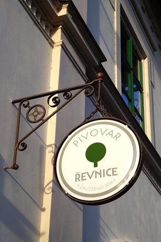 Revnice brouwerij logo