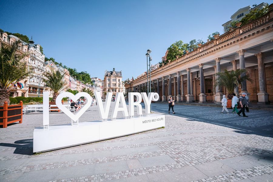 Het centrum van Karlovy Vary in Tsjechië