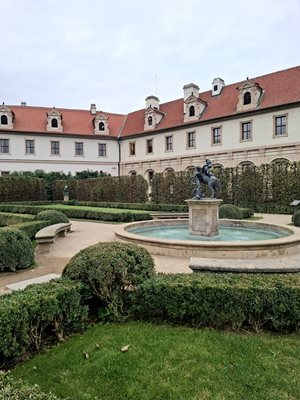 Wallensteintuin in Praag fontein