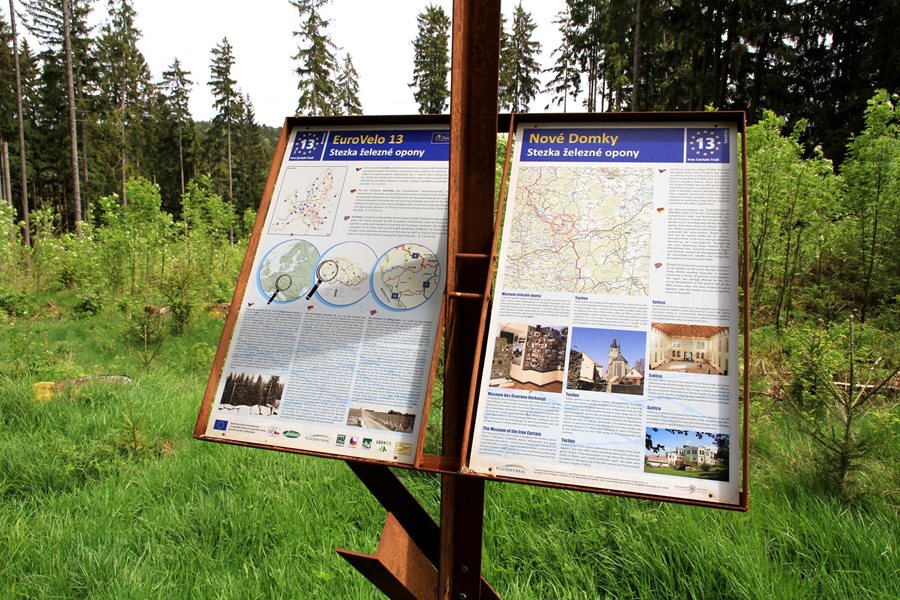 De IJzeren Gordijnroute ©Turisturaj Iron Curtain Trail bord fietsen
