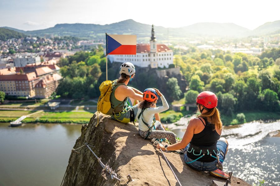 Uitzicht na voltooien via ferrata ©Brana do Cech Uitzicht op Decin na de via ferrata