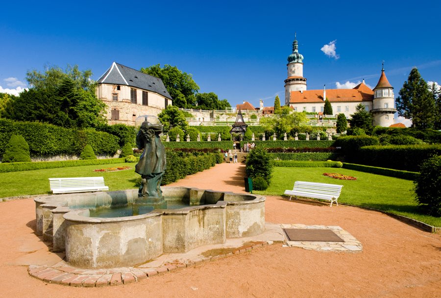 Chateau in Oost-Bohemen in de buurt van Adrspach