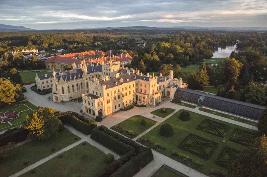 Het indrukwekkende kasteel van Lednice © Tourist Authority – South Moravia Lednice kasteel en park