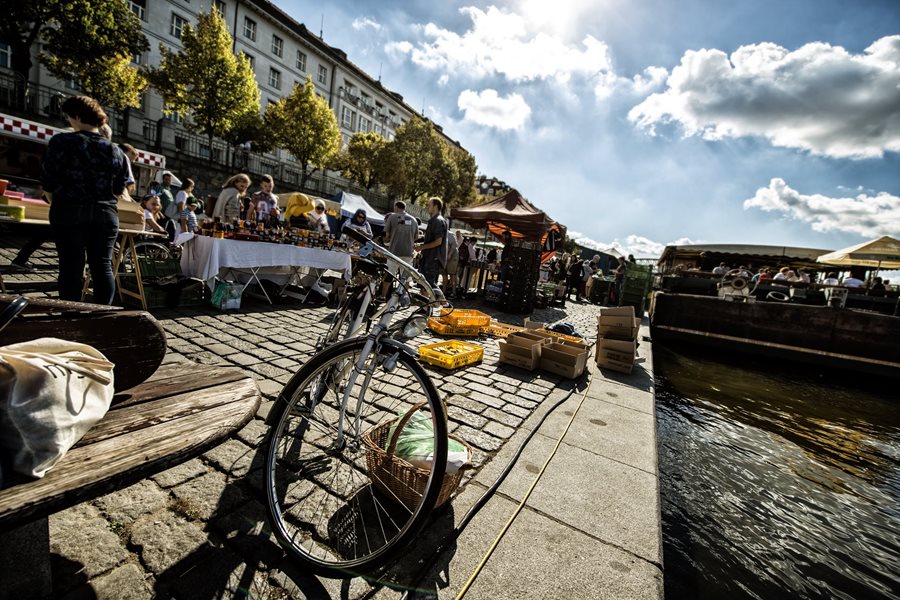 Boerenmarkt N&#xE1;plavka in Praag