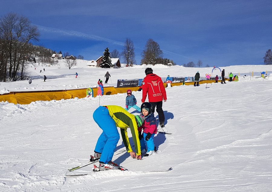 Skiën in het noroden van Tsjechië in Paseky
