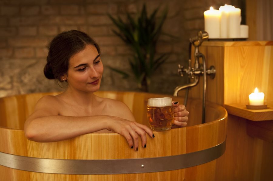 Relaxen in een bierspa past perfect bij bierland Tsjechië