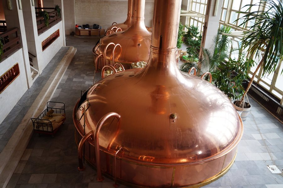 De ketels in de brouwerij Budvar in Tsjechië